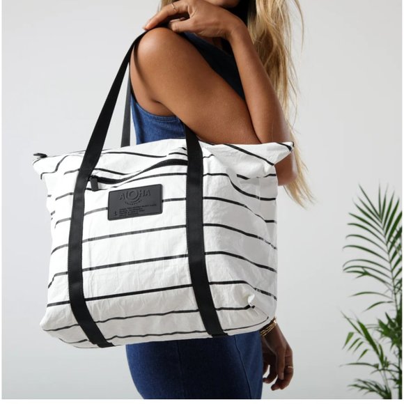 Aloha zipper tote - Picture 1 of 3